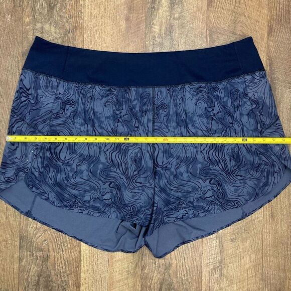 Athleta Run With It Printed 3.5" Shorts In‎ Fluidity Medieval Violet Swirl Sz 3X - Picture 6 of 10